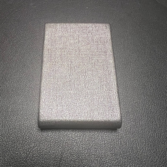 Magnetic Business Card Holder - Grey - Picture 4 of 4